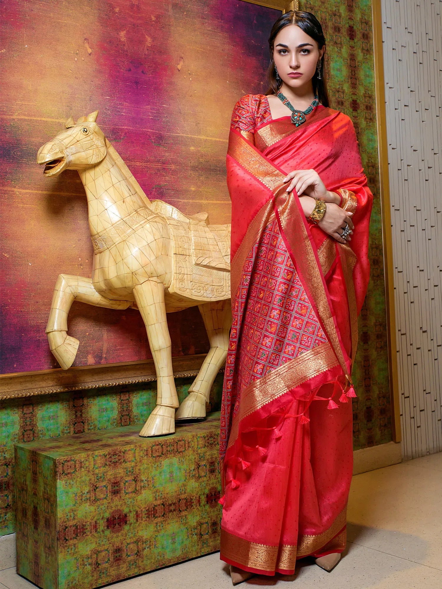 Saree Mall Women's  Blend Pink Woven Design Designer Saree With Blouse Piece-KLKRUTI12005 Classic Minimalist Blouse