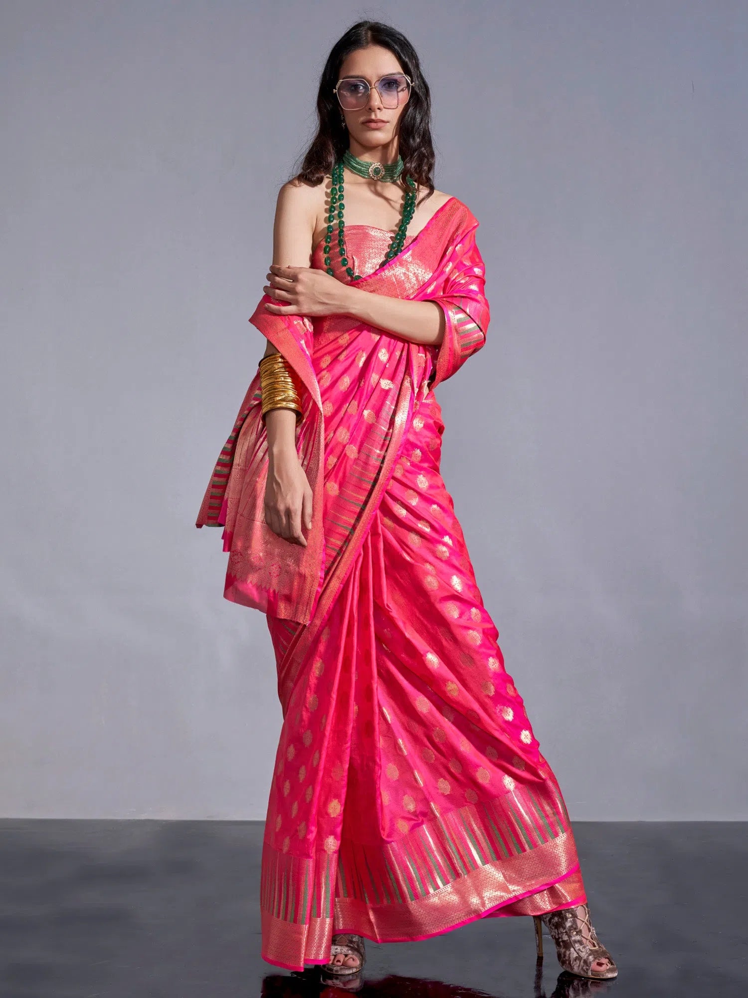 Saree Mall Women's  Blend Pink Woven Design Handloom Saree With Blouse Piece-KODAI364006 Feminine Puff Blouse