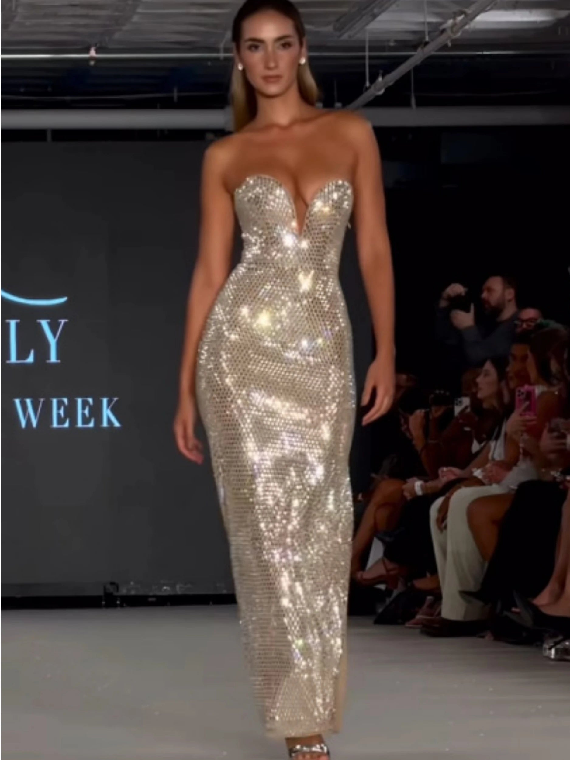 Women Sexy Strapless Backless Crystal Diamonds Beige Split Maxi Long Bodycon Gowns Dress 2024 Elegant Evening Club Party Outfit Tunics Chic elegant