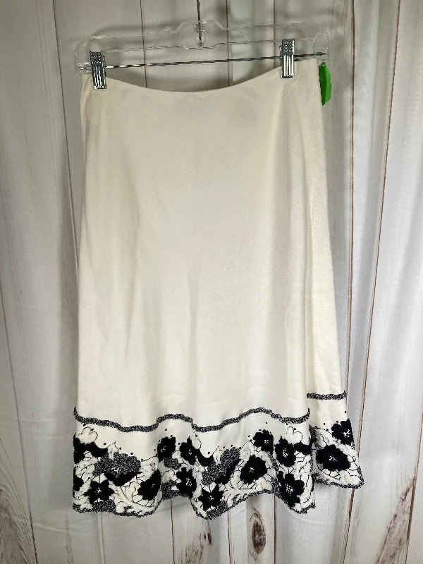 Skirt Designer By Dana Buchman  Size: 6petite low waist skirt