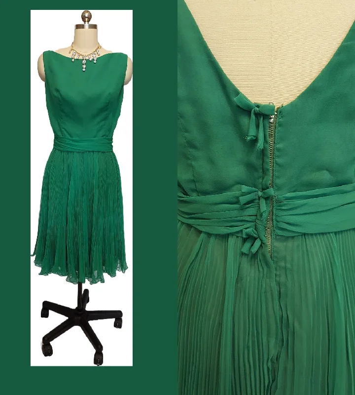 *VINTAGE '50s /  '60s PLEATED PARTY DRESS WITH CUMMERBUND IN EMERALD GREEN Tunics Recommended stylist