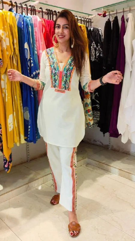 Diamond Off White Kurta Pant Set For Holi Casual Sweatpants Style