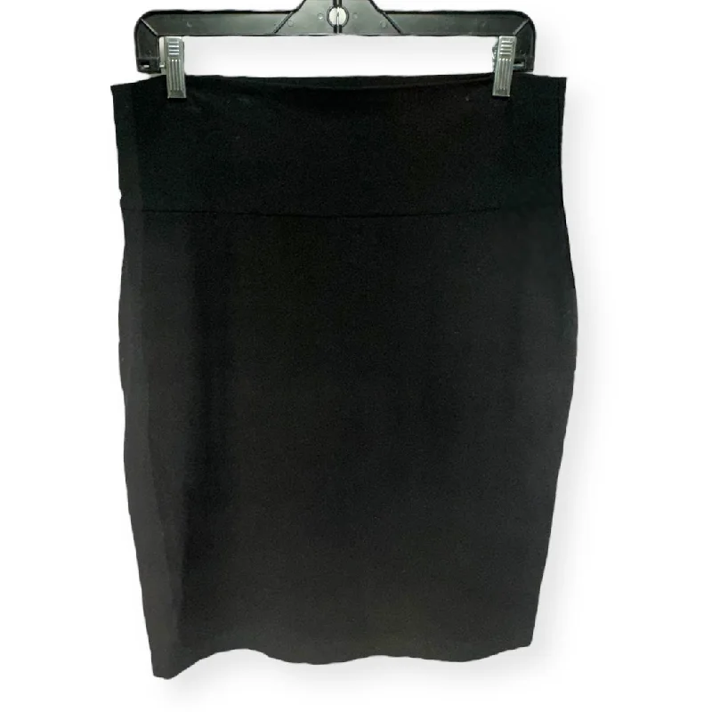 Black Skirt Designer Eileen Fisher, Size M zip skirt side